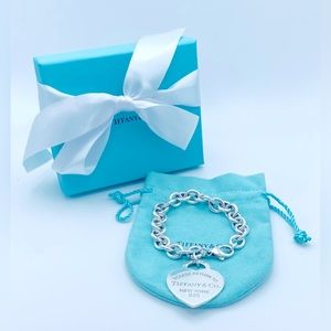 🌷TIFFANY & CO RETURN TO TIFFANY XL HEART CHARM BRACELET ( RETIRED)